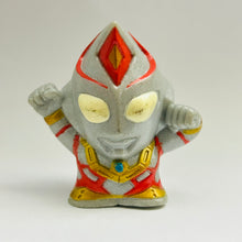 Cargar imagen en el visor de la galería, Ultraman Dyna - Terranoid - Finger Puppet - SD Figure
