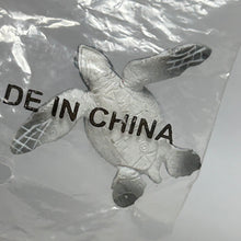 Load image into Gallery viewer, Baby green sea turtle (Chelonia mydas) - Figure - Miniature
