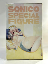 Load image into Gallery viewer, SoniComi (Super Sonico) - Sonico - Seikatsu Micchaku Shuzai Special Figure - Kyou wa Atsui Desu ver.
