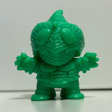 Cargar imagen en el visor de la galería, Kamen Rider Amazon - Eraser Figure - Keshigomu - Green ver.
