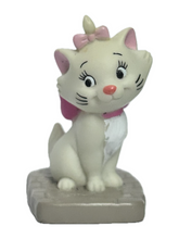 Cargar imagen en el visor de la galería, The Aristocats - Marie - Mini Figure
