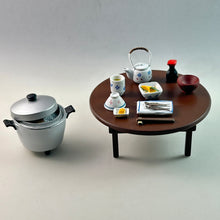 Cargar imagen en el visor de la galería, Chabudai Table and Breakfast - Miniature - Trading Figure
