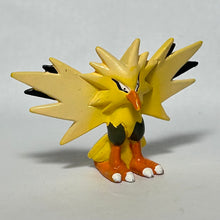Load image into Gallery viewer, Pokémon - Zapdos - Trading Figure - Monster Collection

