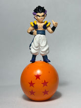 Cargar imagen en el visor de la galería, Dragon Ball Z - Gotenks - Pencil Cap with Figure
