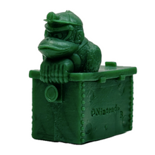 Cargar imagen en el visor de la galería, Super Donkey Kong / Country - Donkey Kong - Eraser Figure - Keshigomu - Green
