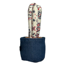 Cargar imagen en el visor de la galería, R4T Cactus Doll - S Size

