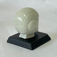 Cargar imagen en el visor de la galería, Gundam Complete Collection Chocolate Snack Vol. 2 - Amuro Ray / Zeon Helmet (12)
