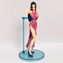 Load image into Gallery viewer, One Piece - Boa Hancock - Trading Figure - Super OP Styling ~MARINE FORD~
