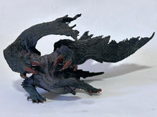 Cargar imagen en el visor de la galería, Monster Hunter 4 - Gore Magala - Figure
