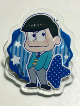Cargar imagen en el visor de la galería, Osomatsu-san - Matsuno Karamatsu - Acrylic Badge - SD Chara Ver.
