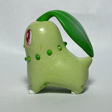 Cargar imagen en el visor de la galería, Pokémon - Chikorita - Trading Figure - Monster Collection

