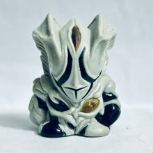 Cargar imagen en el visor de la galería, Ultraman Tiga - Kyrieloid - Finger Puppet Figure
