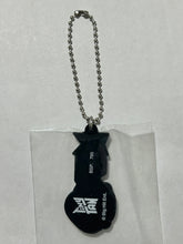 Cargar imagen en el visor de la galería, TinyTan - V - Name Rubber Charm - Puny Beans - BTS
