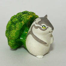 Cargar imagen en el visor de la galería, Broccolis - Animal Attraction Vegetable Fairy Vol.4
