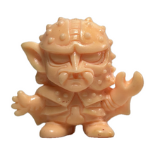 Load image into Gallery viewer, Kamen Rider - Ganikoumoru - Eraser Figure - Keshigomu
