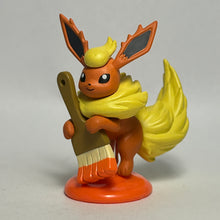 Cargar imagen en el visor de la galería, Pokémon - Booster / Flareon - Trading Figure

