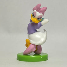 Cargar imagen en el visor de la galería, Disney - Daisy Duck - Trading Figure - Choco Egg (107)
