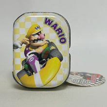 Cargar imagen en el visor de la galería, Mario Kart Wii - Wario - Mini Square Can Strap
