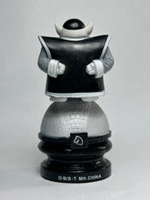 Cargar imagen en el visor de la galería, Dragon Ball Z - King Kai &amp; Bubbles - Chess Piece - Knight - Monochrome ver.
