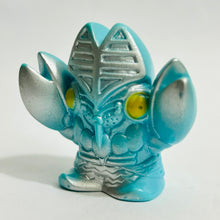 Cargar imagen en el visor de la galería, Ultraman - Alien Baltan - Finger Puppet - Kaiju - Monster - SD Figure
