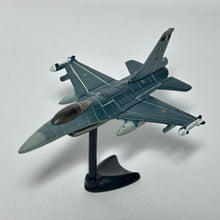 Cargar imagen en el visor de la galería, Lockheed F-16 Fighting Falcon - Trading Figure - Miniature (09)
