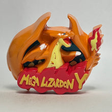 Cargar imagen en el visor de la galería, Pokémon XY - Mega Lizardon Y / Charizard - Suction Cup Badge
