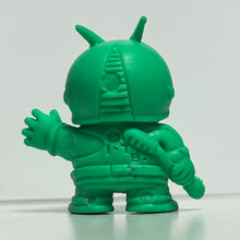 Cargar imagen en el visor de la galería, Kamen Rider X - Eraser Figure - Keshigomu - Green ver.
