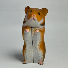 Cargar imagen en el visor de la galería, Golden Hamster - Trading Figure - Miniature - 016 P09
