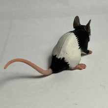 Cargar imagen en el visor de la galería, Mouse - Trading Figure - Miniature - 84 P39B
