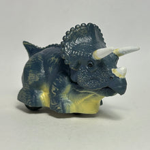 Cargar imagen en el visor de la galería, Triceratops - Pullback Car - Chibikko Choro Dragon - ChoroQ
