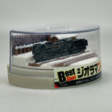 Load image into Gallery viewer, Steam Locomotive in Snowy Scenery D51 498 - Mini Diorama
