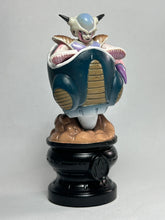 Cargar imagen en el visor de la galería, Dragon Ball Z - Frieza - First Form - Final Form - Chess Piece - Queen
