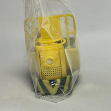 Cargar imagen en el visor de la galería, Pullback Turret - Yellow (U-turn type) + Cardboard (plain)
