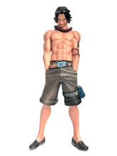 Cargar imagen en el visor de la galería, One Piece - Portgas D. Ace - Trading Figure
