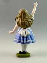 Cargar imagen en el visor de la galería, Alice&#39;s Adventures in Wonderland - Alice - Figure - Mini Vignette
