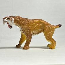Cargar imagen en el visor de la galería, Smilodon - Trading Figure - Miniature (038)
