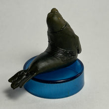 Cargar imagen en el visor de la galería, Southern Elephant Seal - Figure - Bottle Cap
