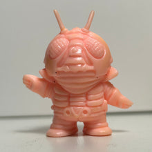 Cargar imagen en el visor de la galería, Kamen Rider V3 - Eraser Figure - Keshigomu
