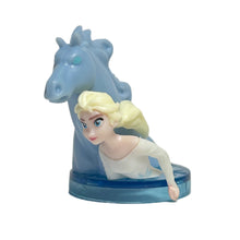 Cargar imagen en el visor de la galería, Frozen 2 - Elsa &amp; The Nokk - Trading Figure - Choco Egg (04)
