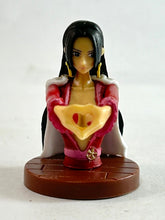 Cargar imagen en el visor de la galería, One Piece - Boa Hancock - Trading Figure - Choco Egg
