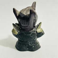 Load image into Gallery viewer, Kamen Rider Kabuto - Kamen Rider PunchHopper - Trading Figure
