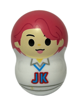 Cargar imagen en el visor de la galería, TinyTan - Jung Kook - Candy Toy - Coo'nuts - IDOL - BTS (14)
