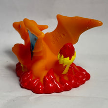 Cargar imagen en el visor de la galería, Pokémon - Lizardon / Charizard - Finger Puppet (BW5)
