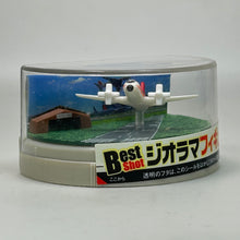 Cargar imagen en el visor de la galería, Airplane Takeoff YS-11 - Mini Diorama
