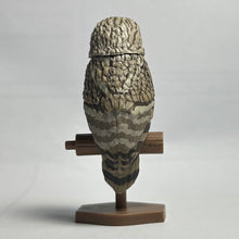 Cargar imagen en el visor de la galería, Owl / Strix Uralensis - Trading Figure - Miniature (4)
