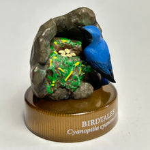 Cargar imagen en el visor de la galería, Blue-and-White Flycatcher  (Cyanoptila cyanomelana) - Mini Figure - Bottle Cap
