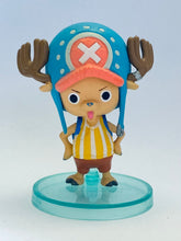 Cargar imagen en el visor de la galería, One Piece Film - Tony Tony Chopper - Trading Figure
