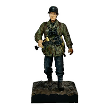Load image into Gallery viewer, German Infantry (Smock Camouflage + MP40 Submachine Gun) - Miniature (030)
