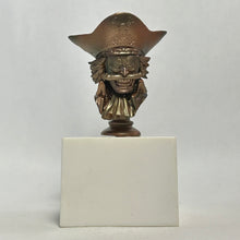 Cargar imagen en el visor de la galería, One Piece - Gol D. Roger - Desktop Figure
