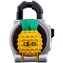Cargar imagen en el visor de la galería, Kamen Rider Gaim - Pine Lockseed
